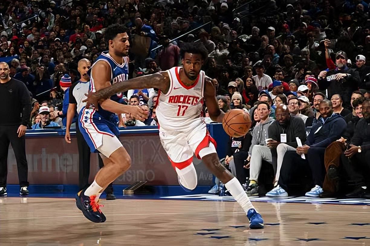 攻防两端都尽力了,可惜火箭锋线新星也救不了两大先发的灾难表现