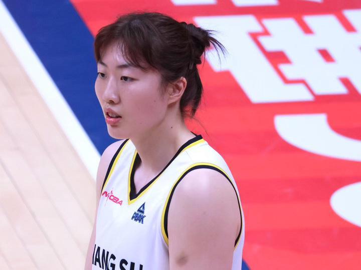 世界杯官方直播客户端下载入口-轰16分+4记三分！中国女篮24岁1米86王牌真稳：未来闯荡WNBA？